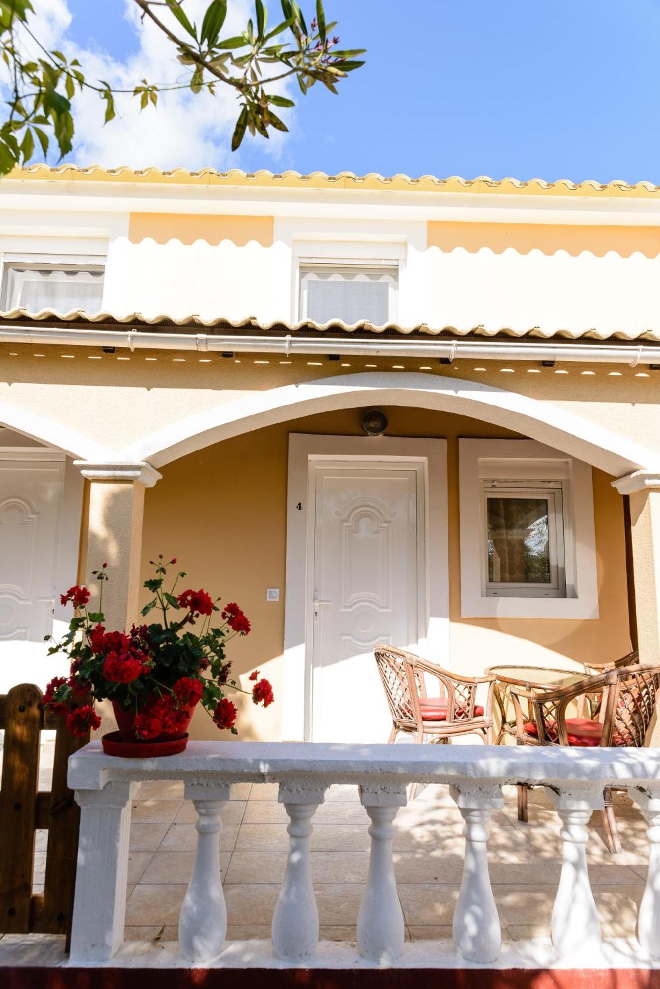 Villa Eleni Holidays Resort With Swimming Pool, Сидарион Экстерьер фото